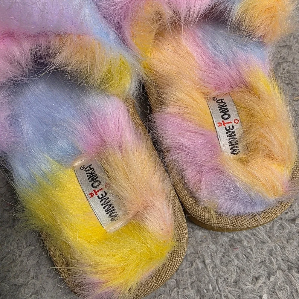 Minnetonka Slide Slippers Multicolor Tie Dye Faux Fur Kids Girls 4 NEW